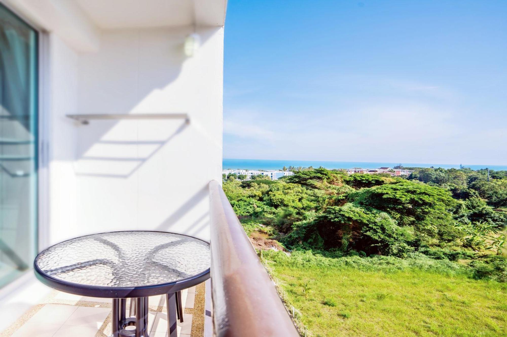 First Hua Hin - Happy Rent Appartement Buitenkant foto